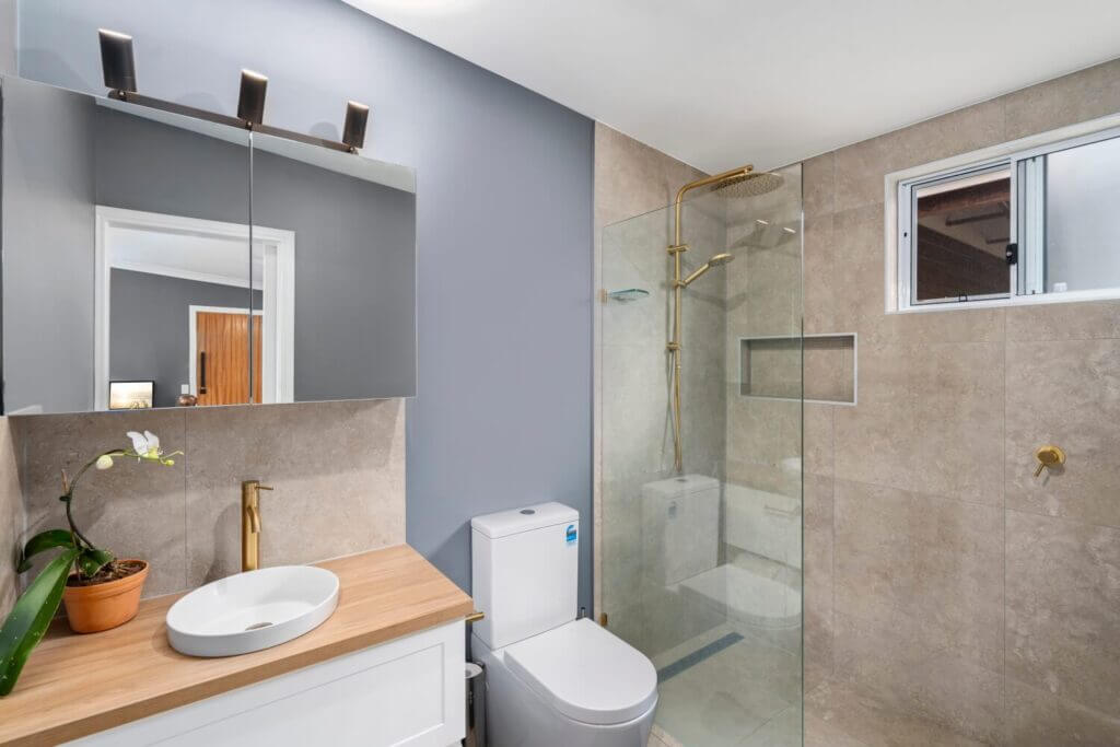 SitT comp 14 bathroom design