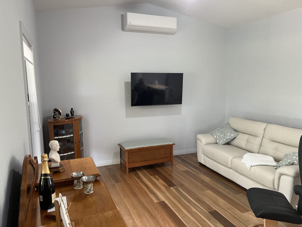 Braeview 16 granny flat living